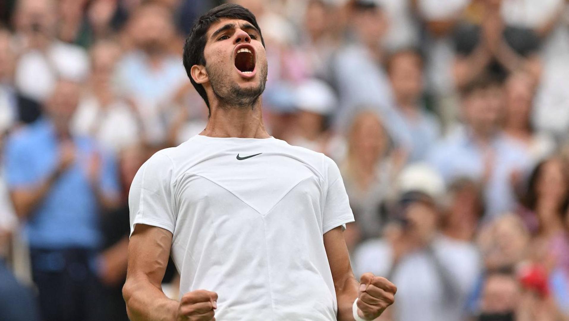 Alcaraz mantiene vivo su sueño en Wimbledon