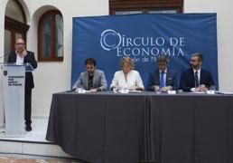 Los candidatos se cruzan reproches por la economía, los pactos, el agua y el Mar Menor