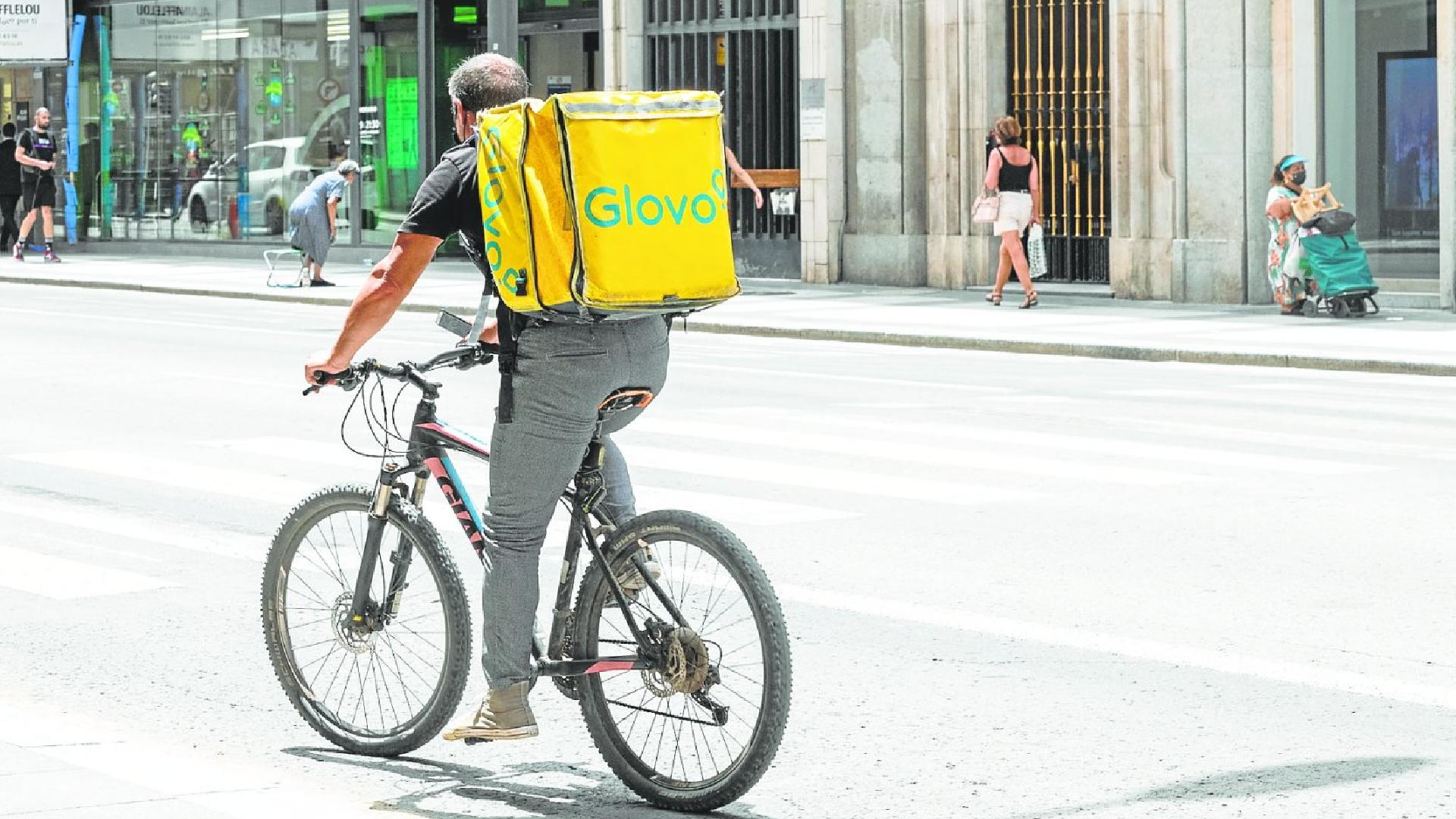 Retrato del ‘rider’: hombre, de 30 años y sobrecualificado