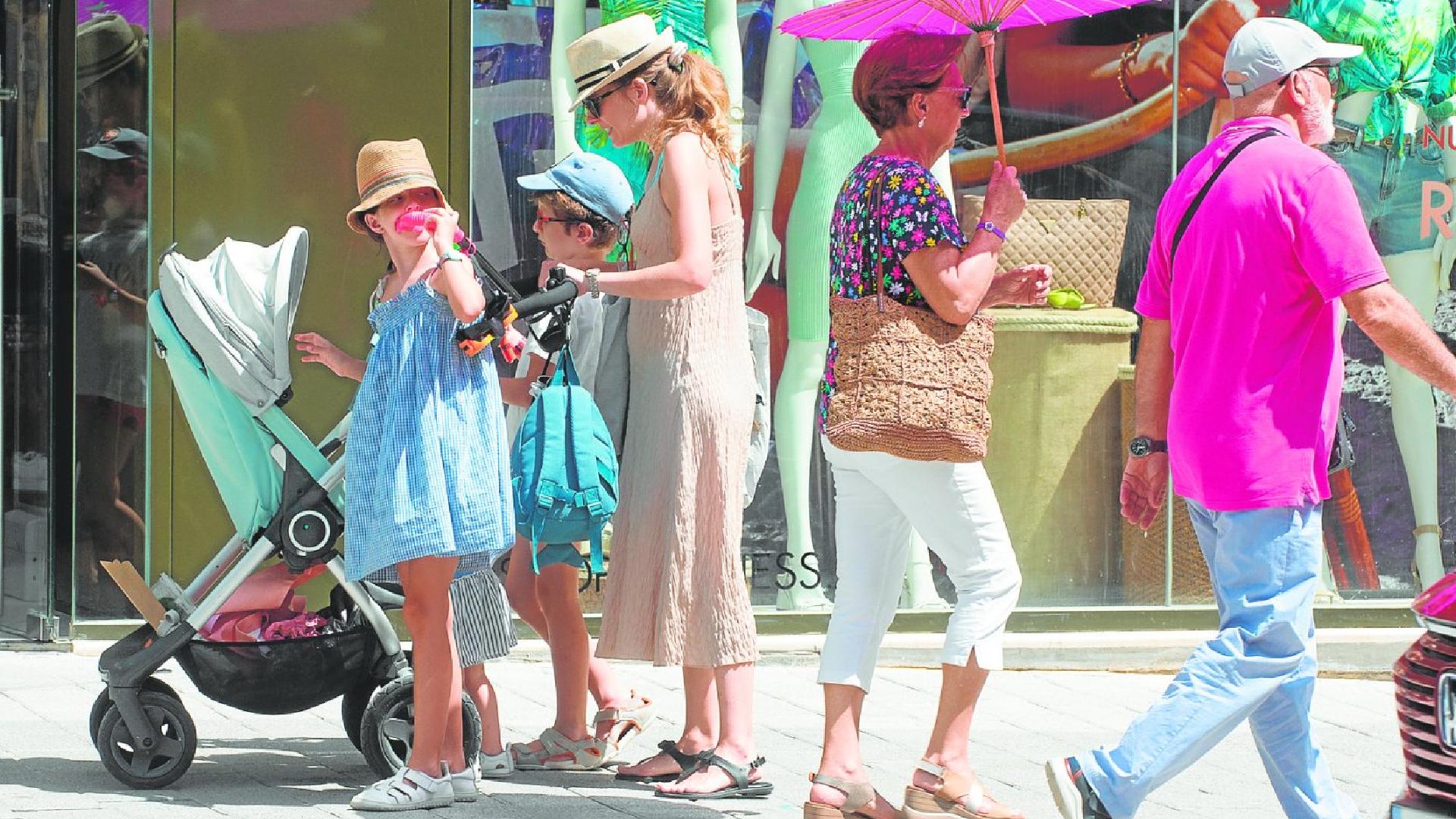 La segunda ola de calor del verano dejará temperaturas asfixiantes hoy y mañana