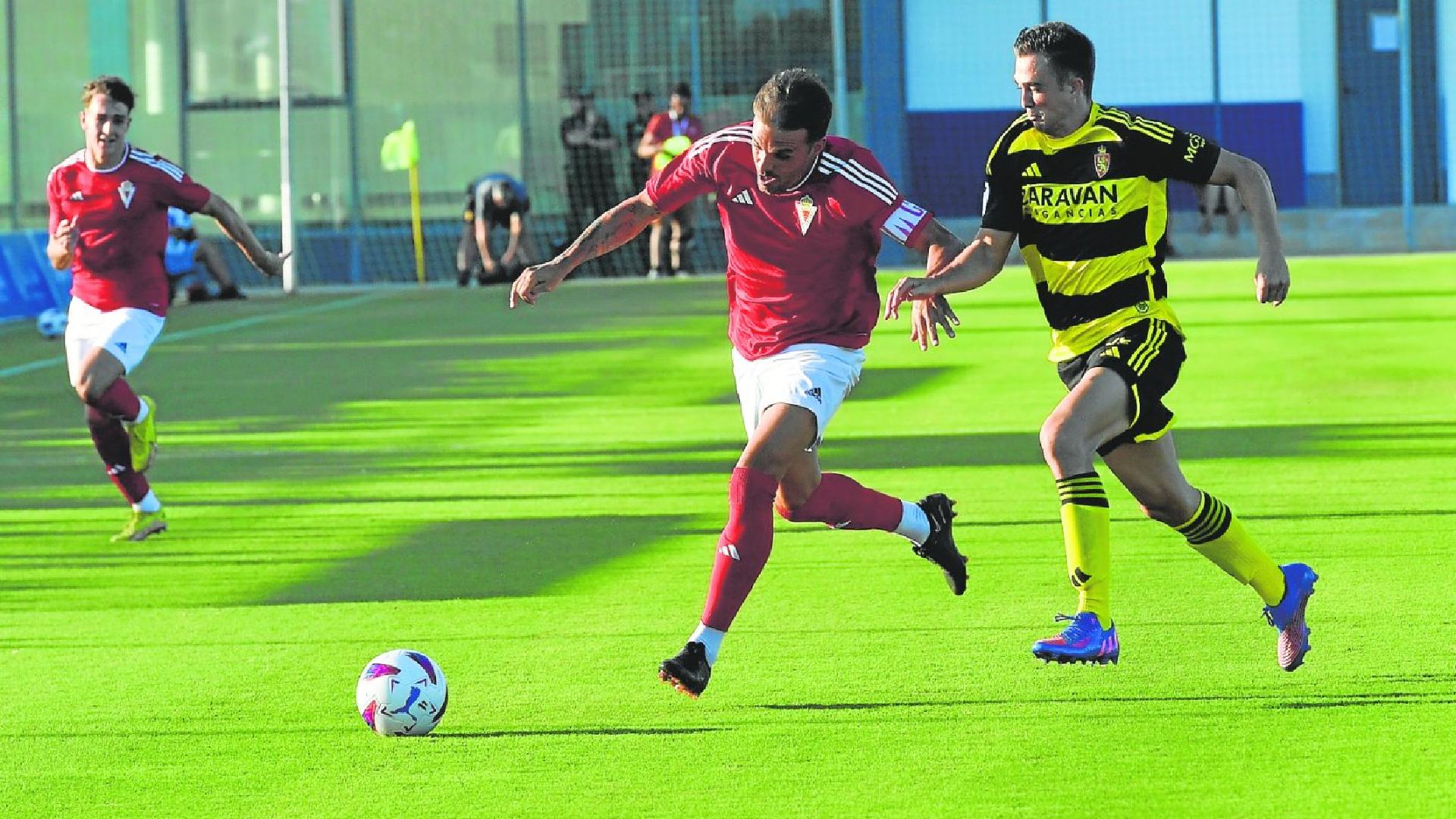 Un Real Murcia en formación cae por la mínima ante el Zaragoza