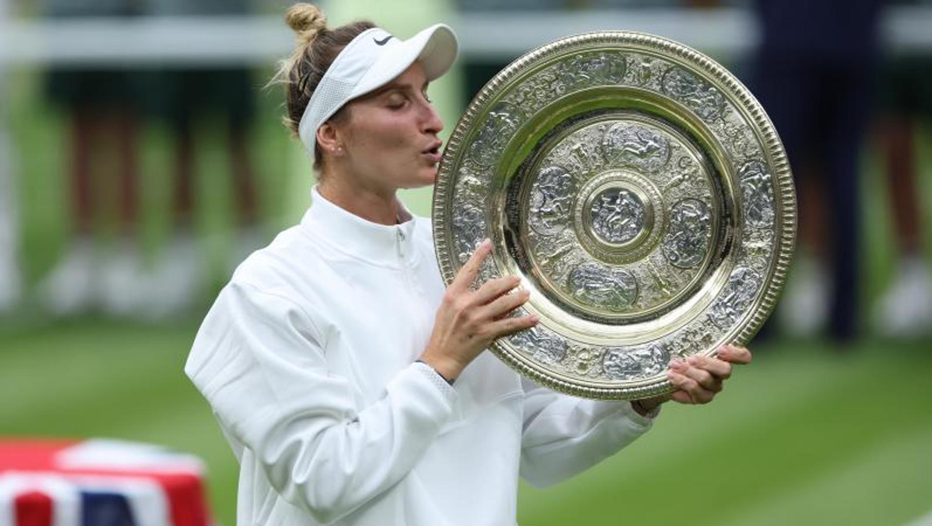 Vondrousova es historia de Wimbledon