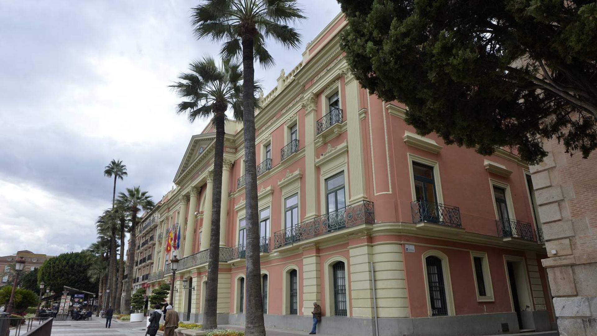 Comisiones Obreras denuncia recortes a los empleados municipales de Murcia