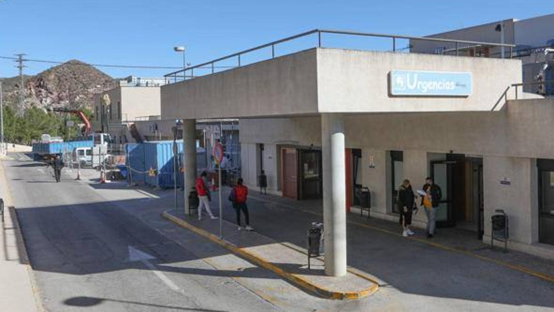 Herido un hombre de 43 años al ahogarse en una piscina de Águilas