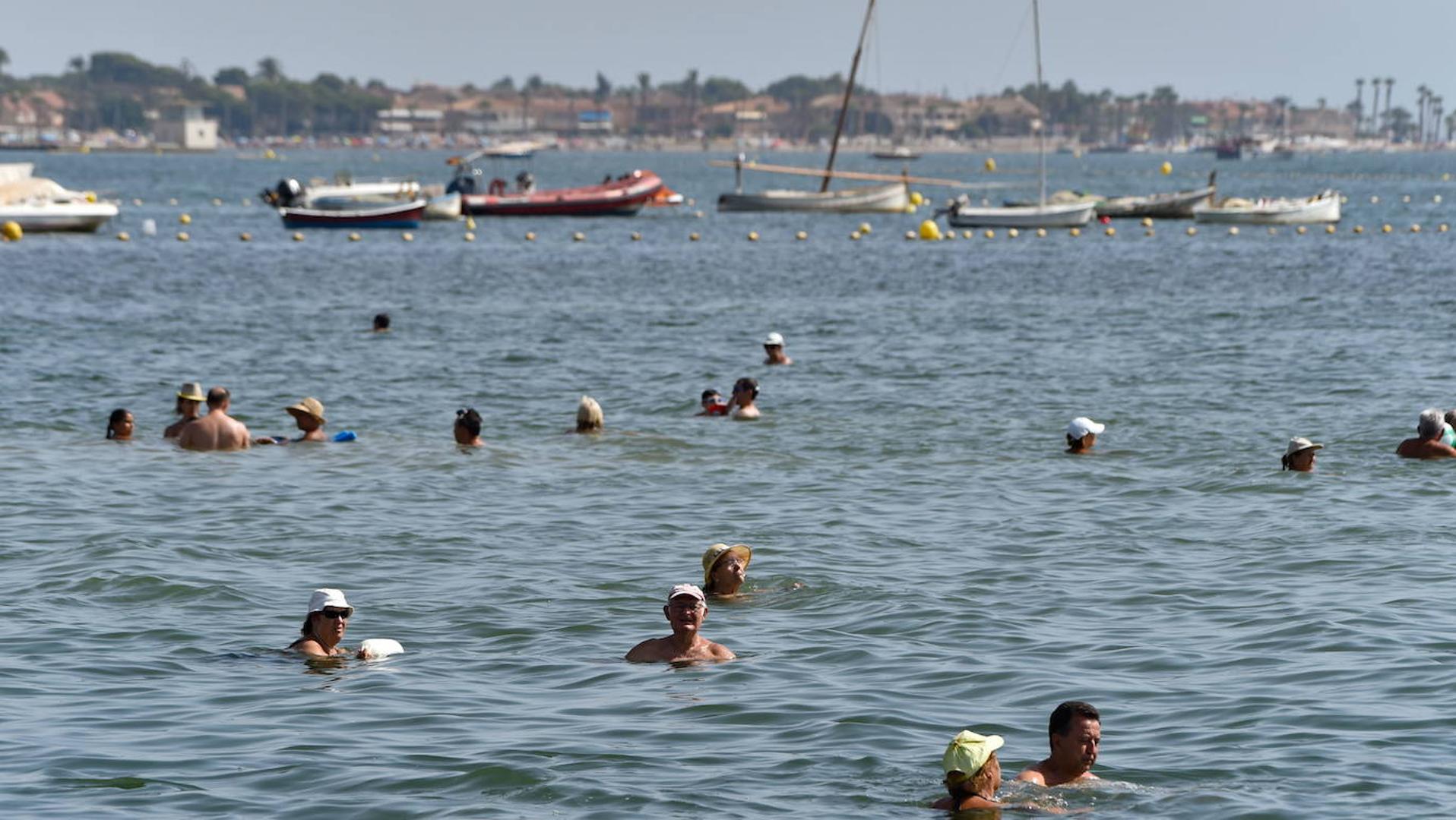 La temperatura del agua del Mar Menor roza su máximo histórico con 31 ºC