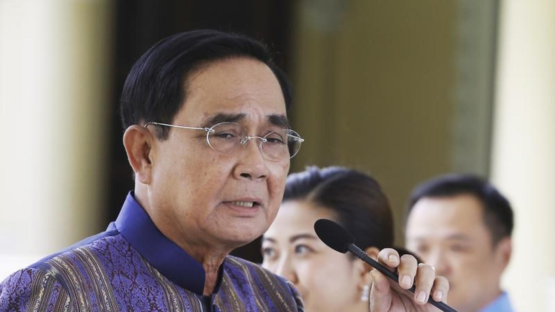 El primer ministro de Tailandia dimite tras nueve años en el poder