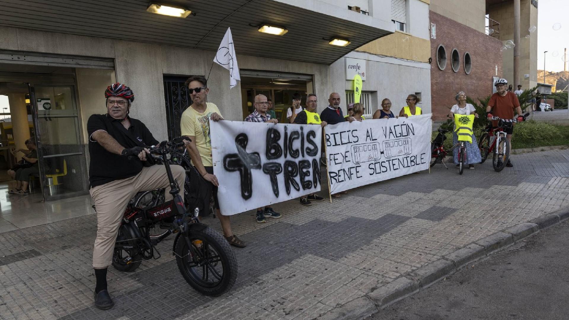 Los colectivos de la movilidad piden una ampliación del Feve de Cartagena hasta San Pedro