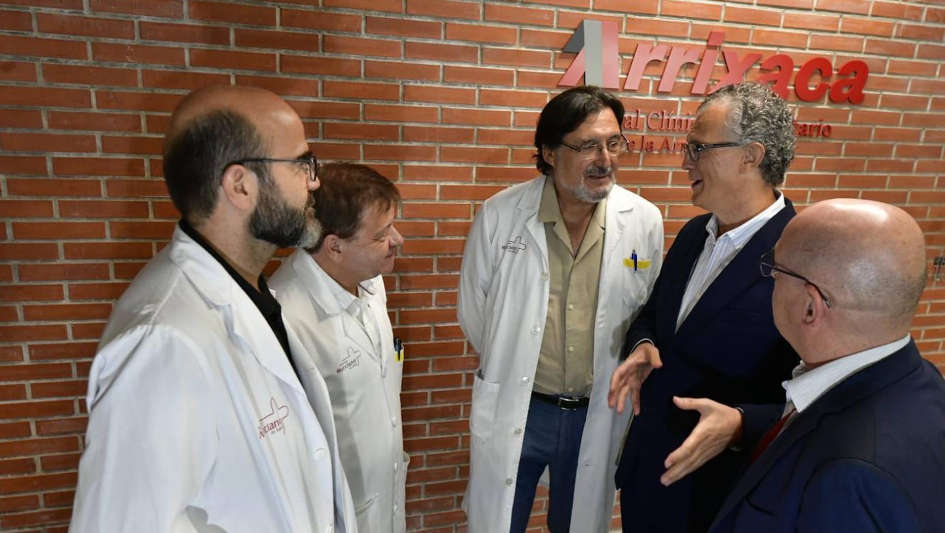 El hospital de la Arrixaca, pionero en extirpar un tipo de tumor hepático con cirugía robótica