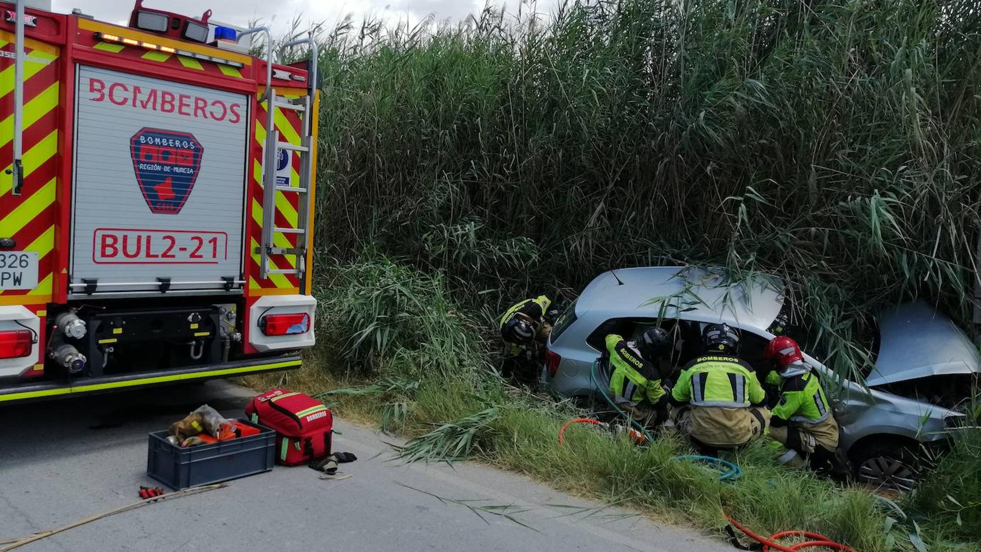 Dos ancianos resultan heridos al salirse de la carretera en Molina