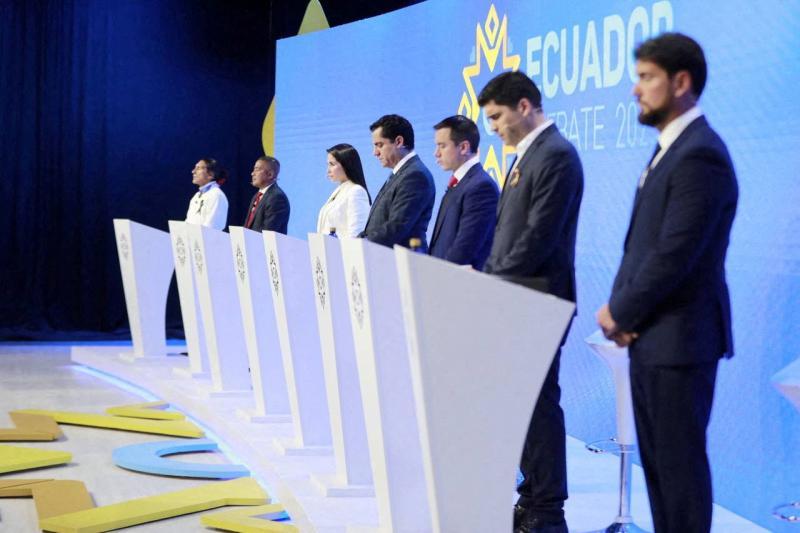 Todos los candidatos participaron en el debate televisado, salvo el de Construye, cuyo atril quedó vacío en homenaje al político asesinado.