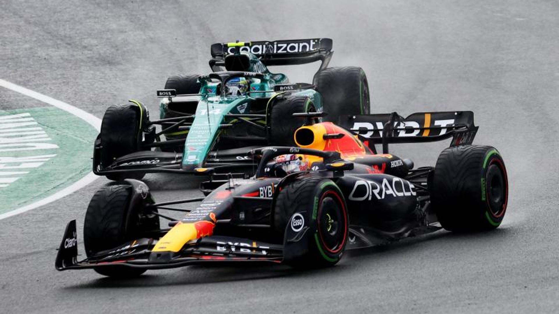 Alonso roza la victoria pero Verstappen sigue intratable