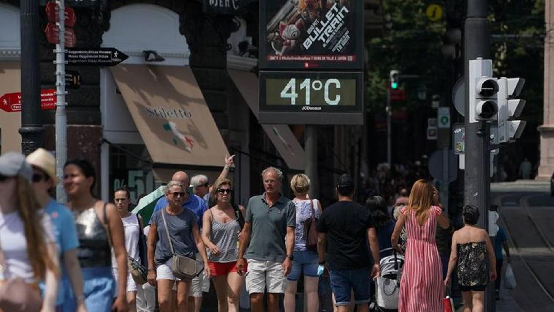 España arde de calor en agosto