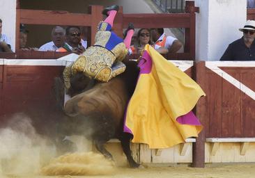 El Cordobés se traslada a Sevilla para recuperarse de su cogida