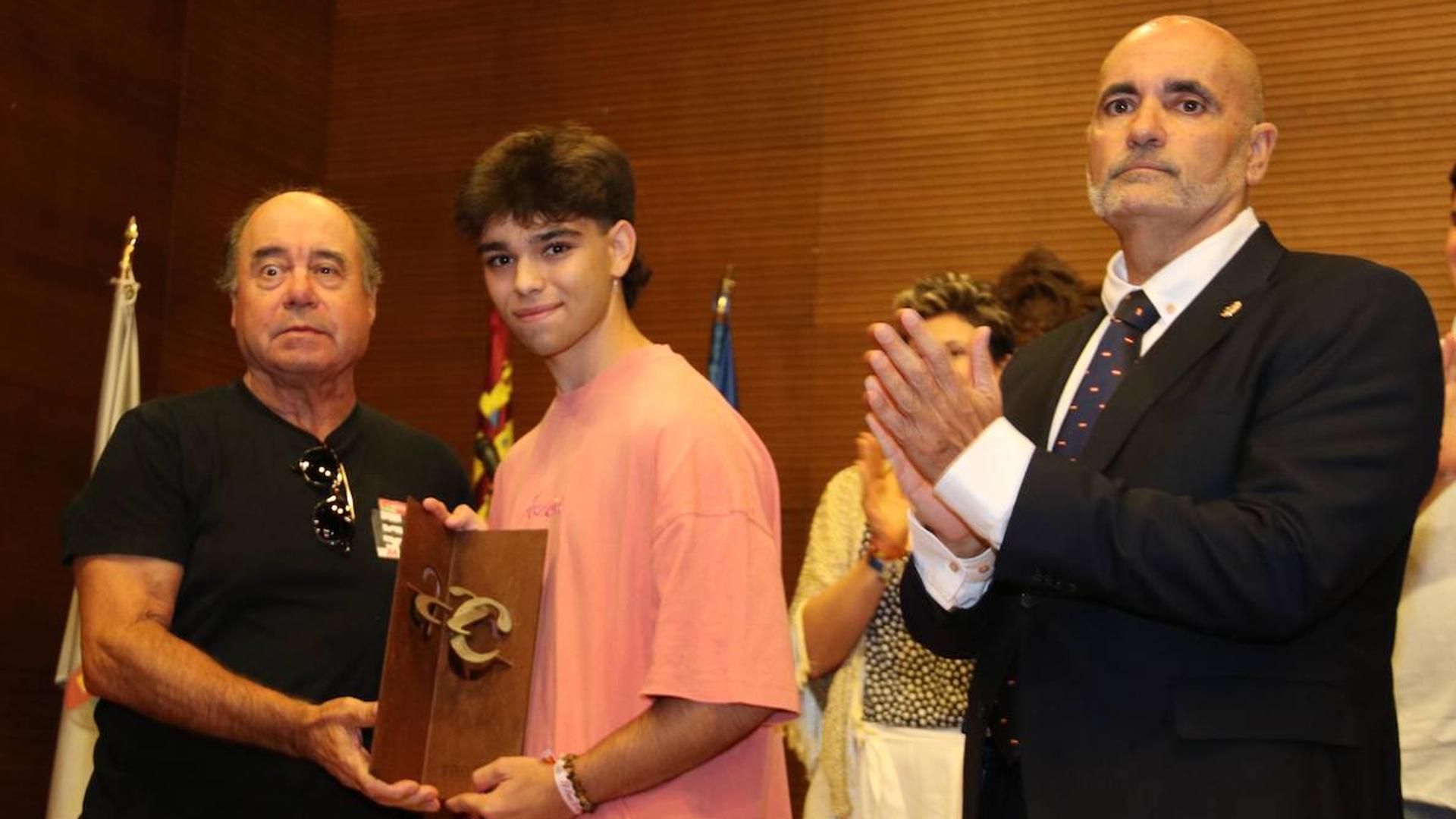 El joven trovero ‘El Parra’ gana el trofeo Ángel Cegarra del Cante de las Minas