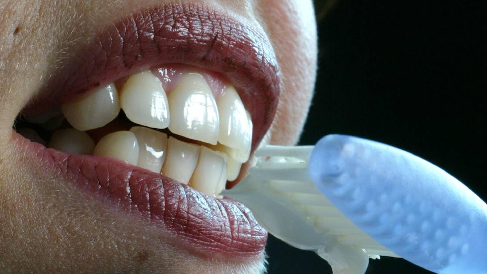 Los errores más frecuentes al utilizar hilo dental