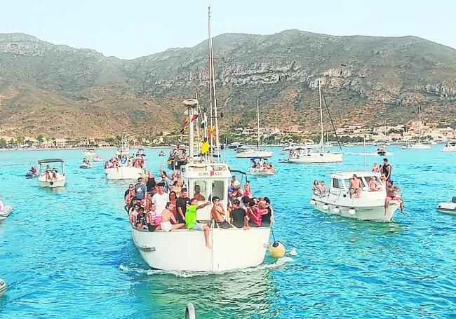 La Virgen de Agosto bendice a los marineros