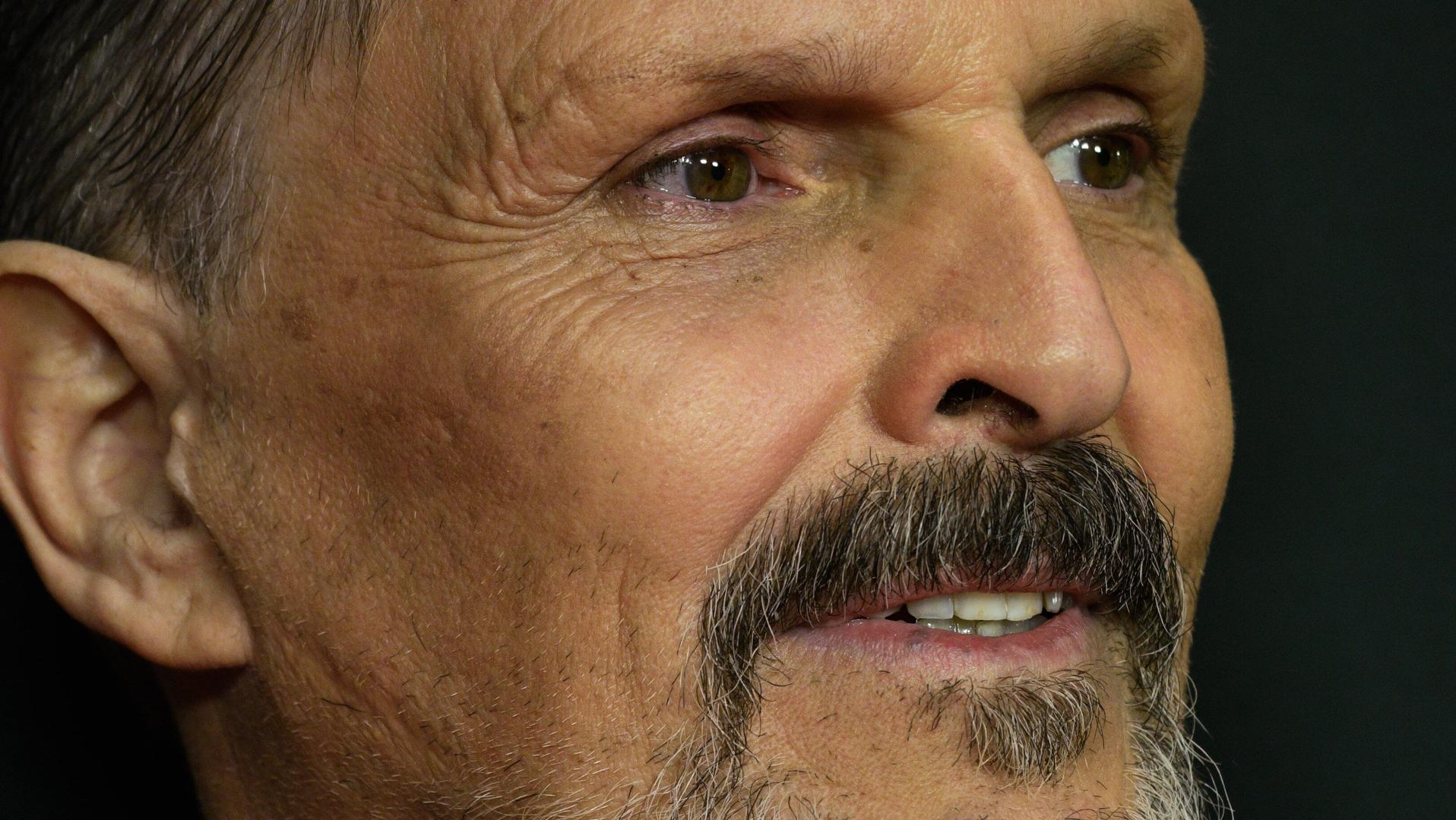 Miguel Bosé, asaltado por hombres armados en su casa de México