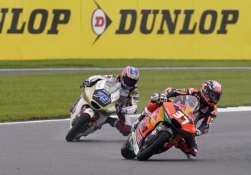 Aldeguer gana en Silverstone y Acosta se coloca líder del mundial