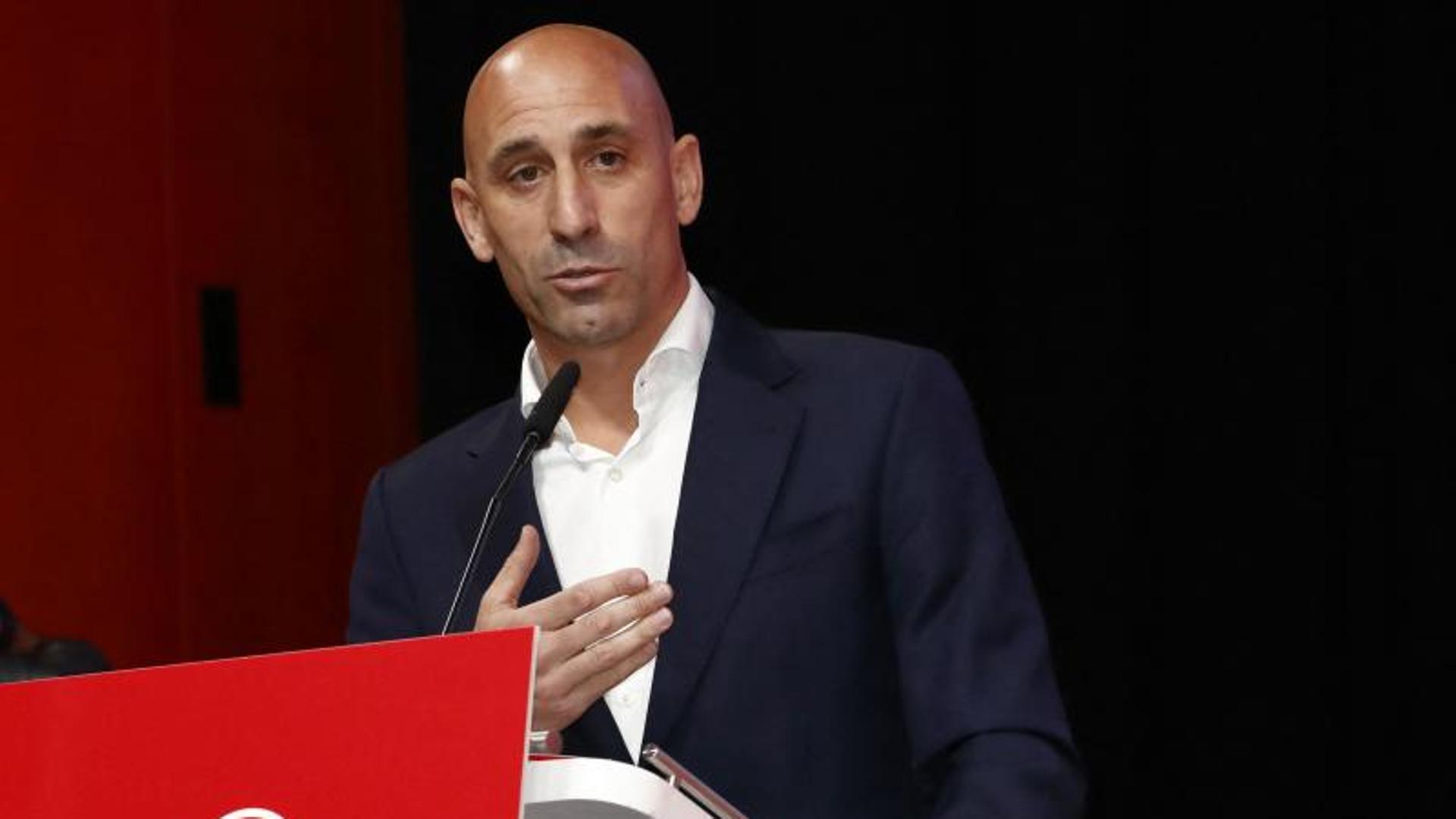 La FIFA suspende a Luis Rubiales