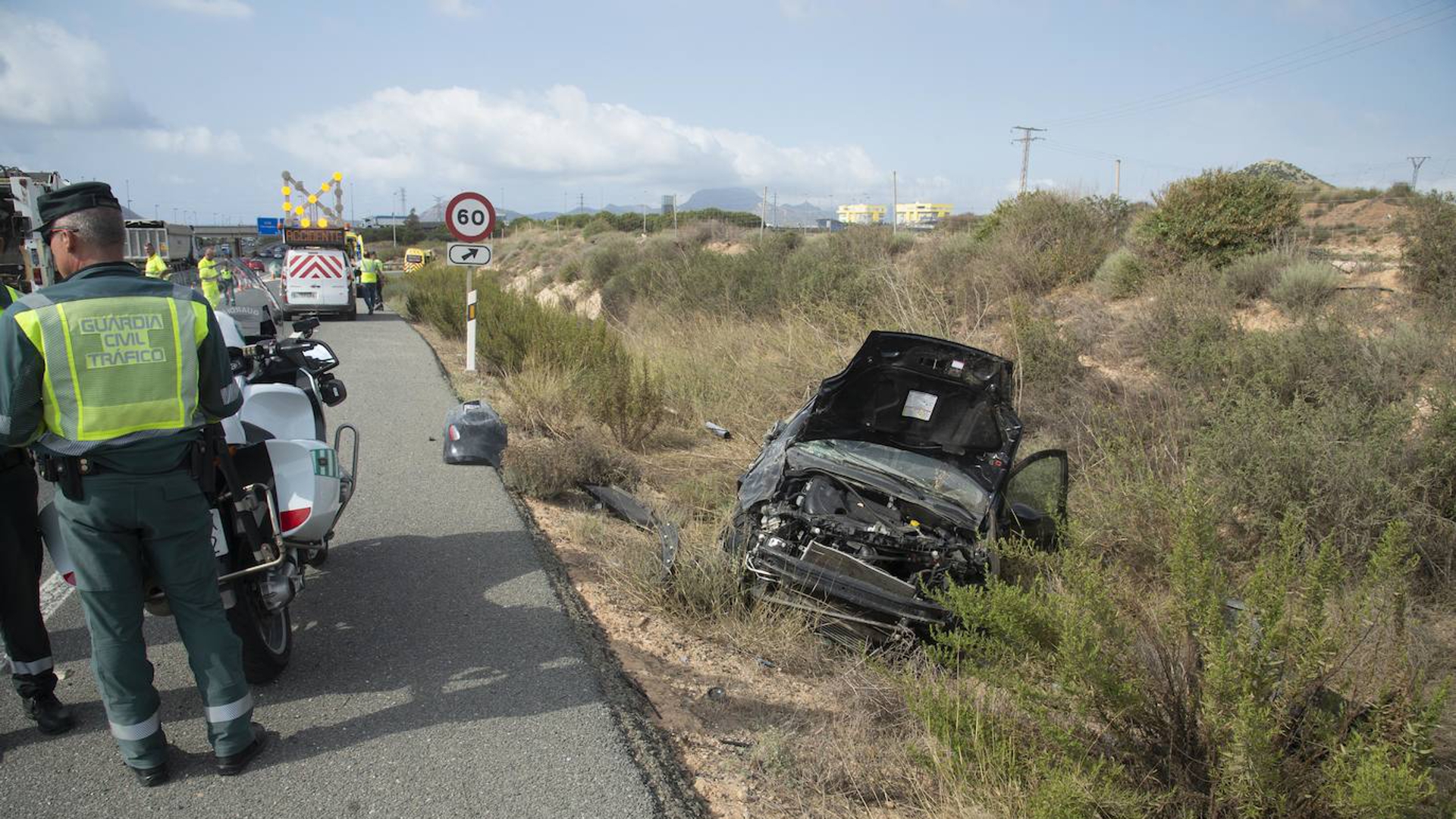 Dos heridos en un aparatoso accidente de tráfico en Cartagena