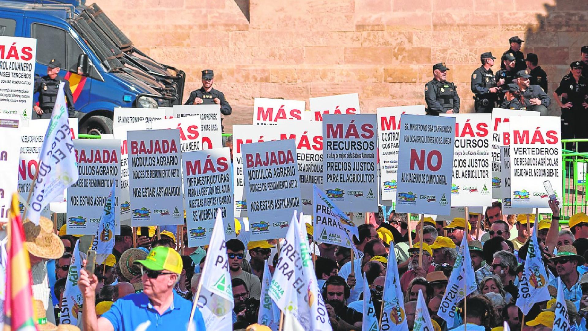 El campo murciano clama en la cumbre de ministros de la UE contra la política agraria