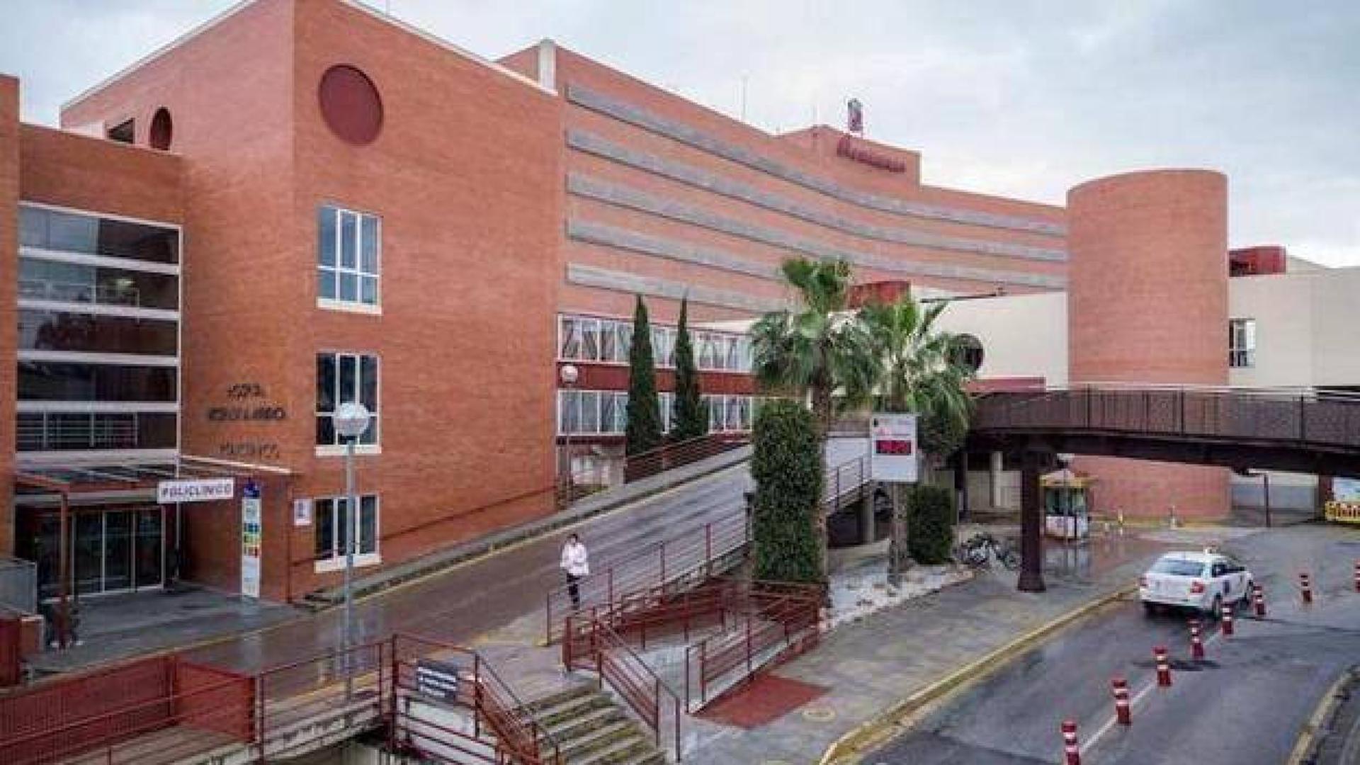 Hospitalizados dos jóvenes tras impactar con un quad contra una pared en Murcia