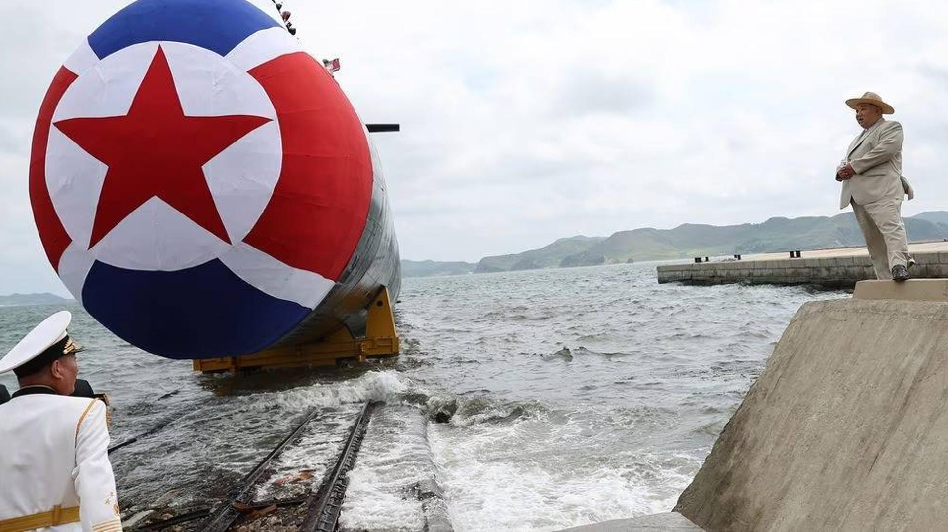 Corea del Norte exhibe su nuevo submarino nuclear «de ataque»