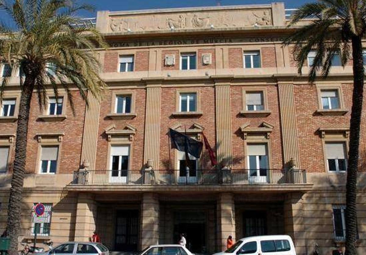 La deuda de la Región de Murcia es la tercera más alta del país, según BBVA