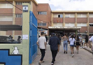 Crece la indignación de las familias por la falta de transporte escolar para miles de alumnos de la Región de Murcia