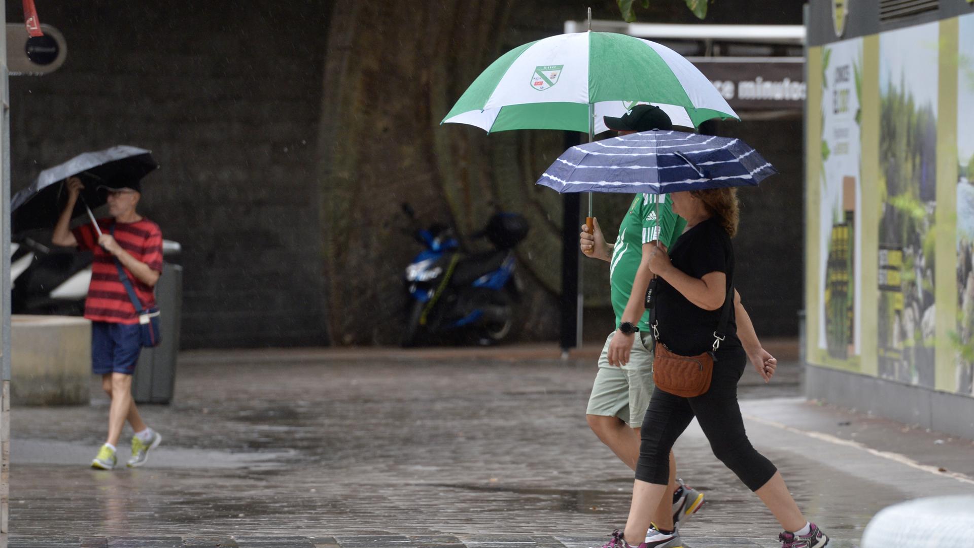 La Aemet eleva a naranja la alerta por fuertes lluvias y tormentas en la Región de Murcia por la DANA