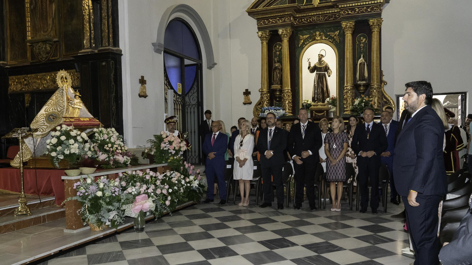 Multitudinario encuentro de los lorquinos con la Patrona en su santuario