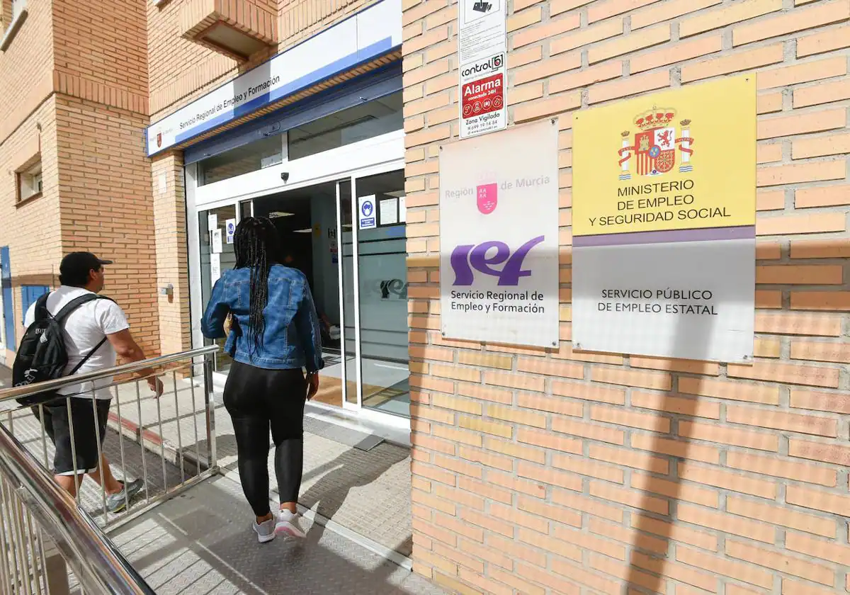 La Región de Murcia vuelve a batir su récord de ocupados en el tercer trimestre del año aunque sube el paro