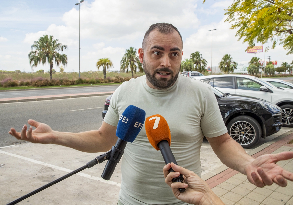 Un testigo del incendio declara ante la Policía: «Un humo denso comenzó a salir de los conductos de aire de Teatre»