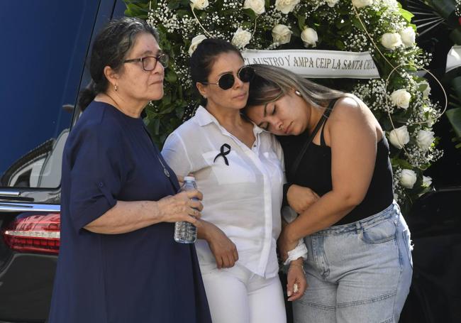 El dolor hermana a la Región de Murcia con Colombia y Ecuador en el funeral de cuatro de las víctimas de la tragedia en Las Atalayas