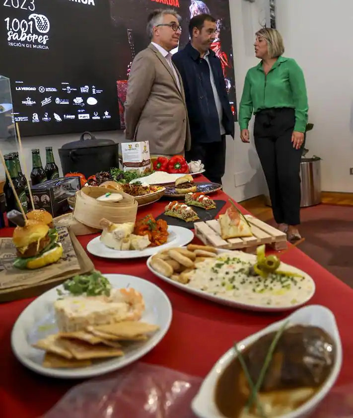 Imagen secundaria 2 - La presentación del expositor de Cartagena en Región de Murcia Gastronómica.