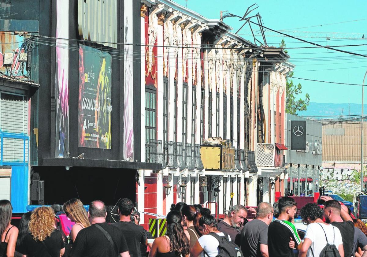 La investigación policial preliminar apunta a la sala Teatre como origen del incendio