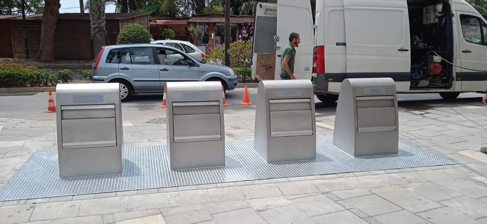 Nuevos contenedores soterrados instalados también en las cercanías de la plaza Capdepón.