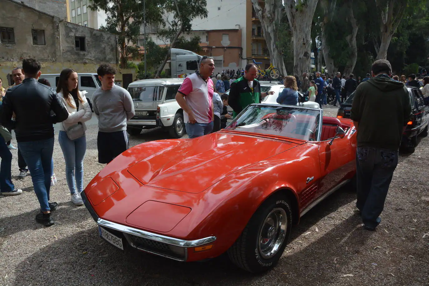 Concentración de coches y motos antiguas en Abarán