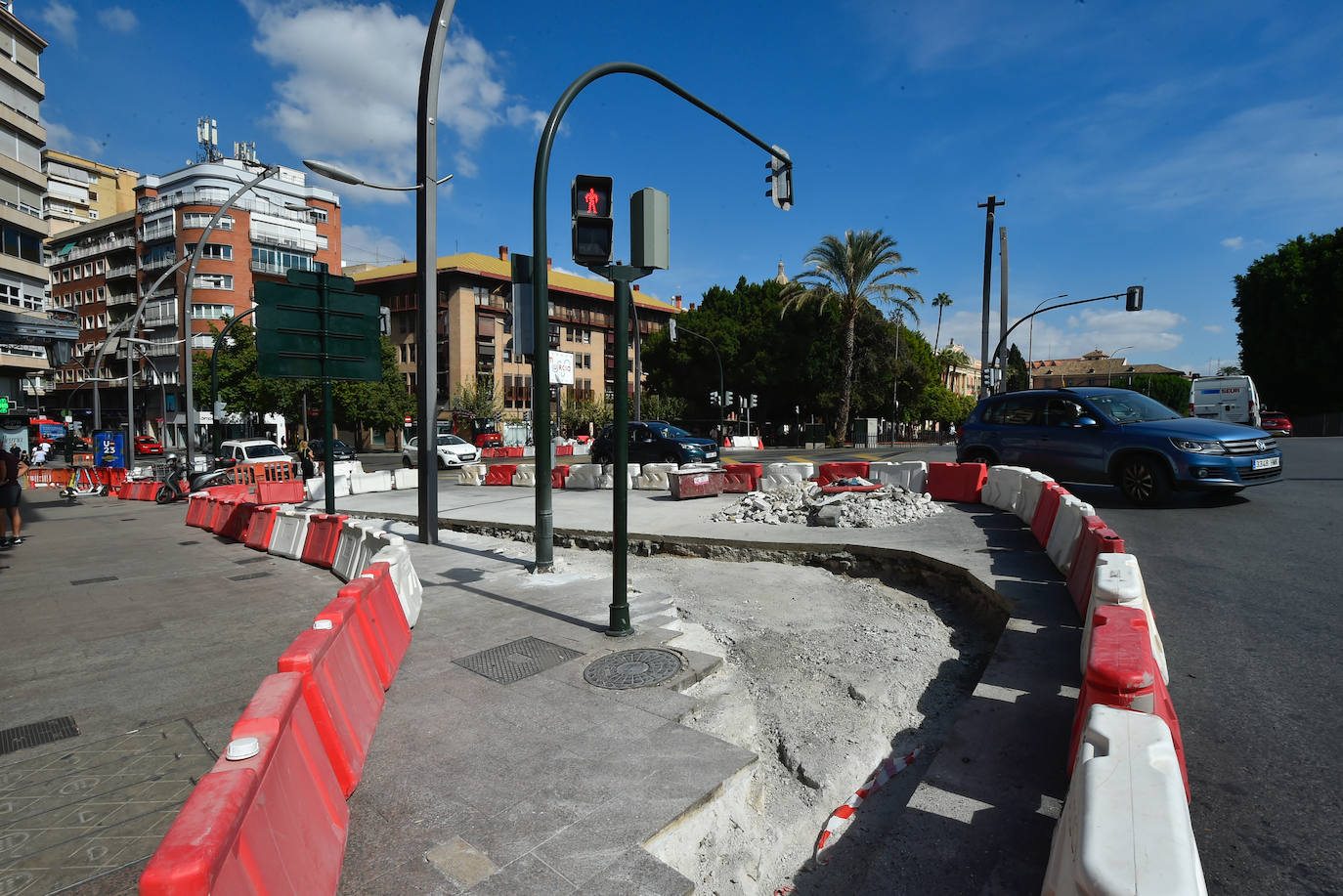 La pala llega a la avenida de Canalejas para terminar el eje de entrada al barrio del Carmen de Murcia