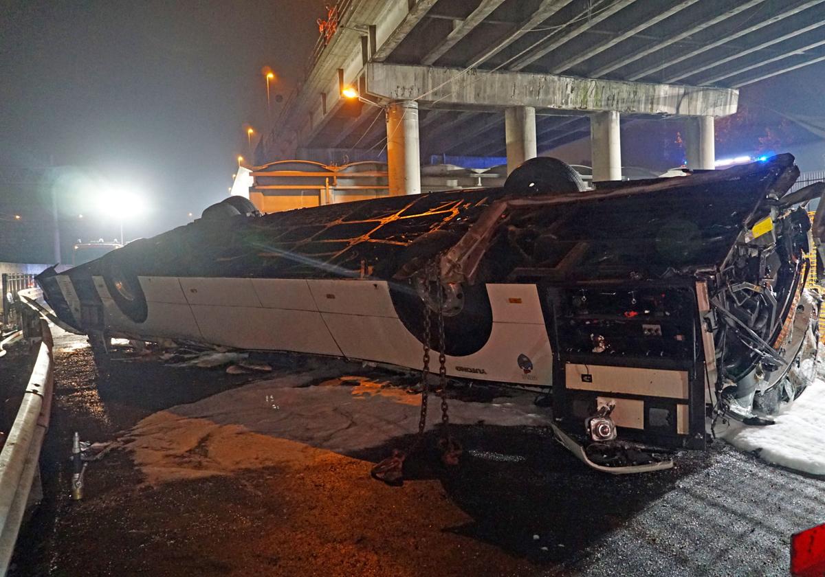 Al menos tres fallecidos en un accidente de autobús en Cádiz