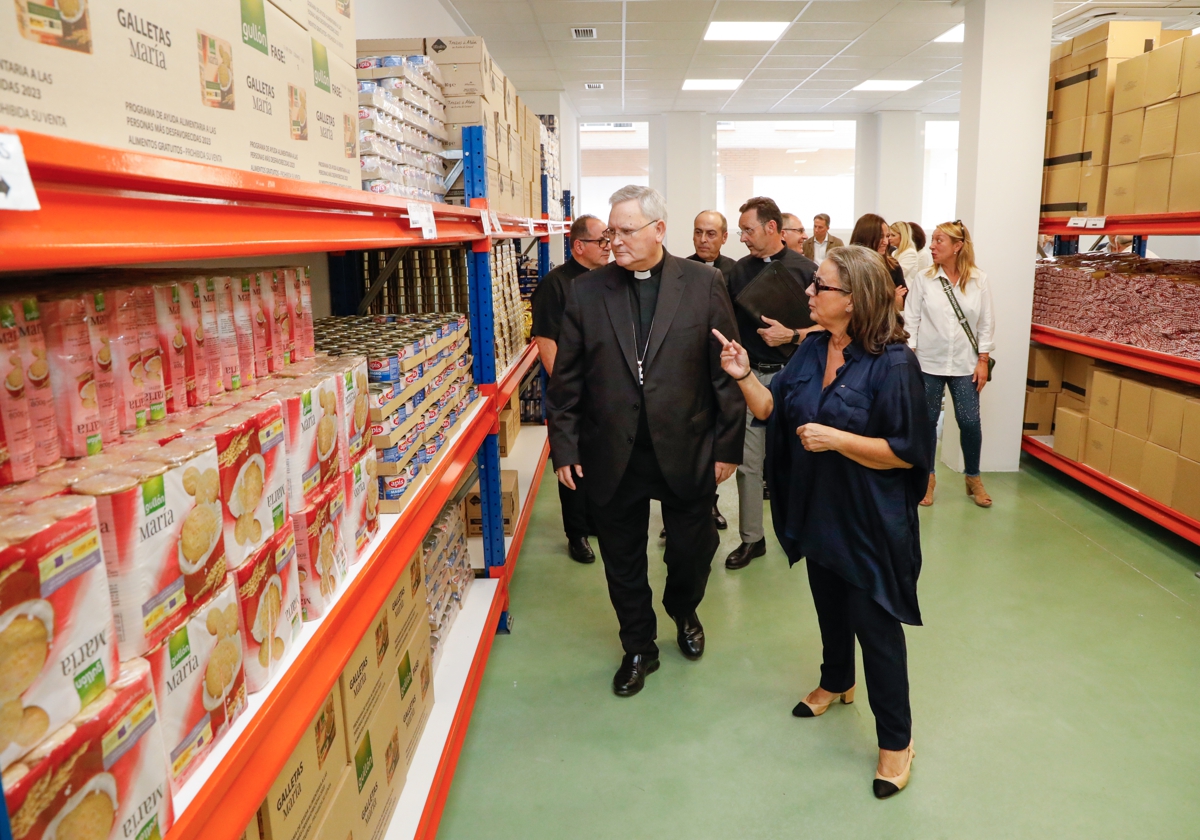 Nuevo local para el servicio de reparto gratuito de alimentos de Cáritas en Lorca