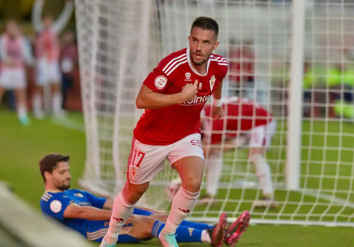 Ejercicio de supervivencia del Real Murcia para tocar el ‘playoff’