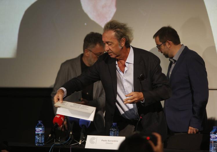 Paolo Sorrentino: «Me he emocionado más con un gol de Maradona que con el cine»