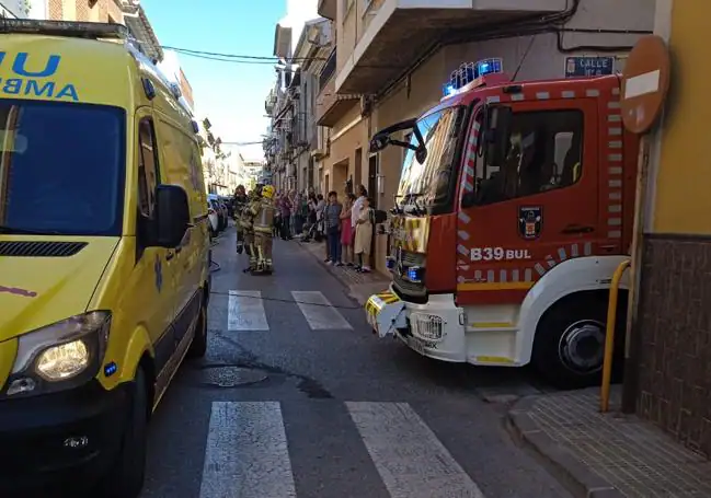 Cuatro atendidos tras incendiarse una vivienda en la pedanía murciana de La Ñora