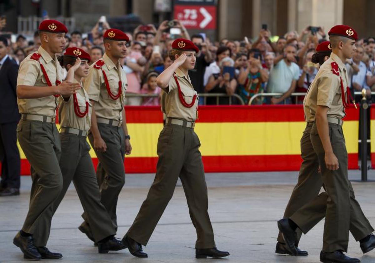 Leonor, protagonista absoluta en la ofrenda del Pilar en la víspera de su jura de bandera