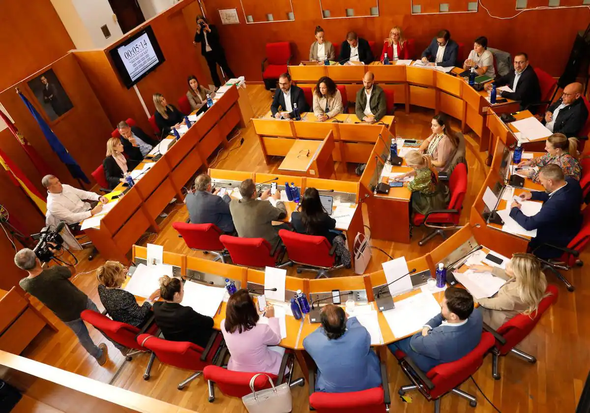PP y Vox sacan adelante las ordenanzas fiscales en Lorca, que incluyen una rebaja del IBI
