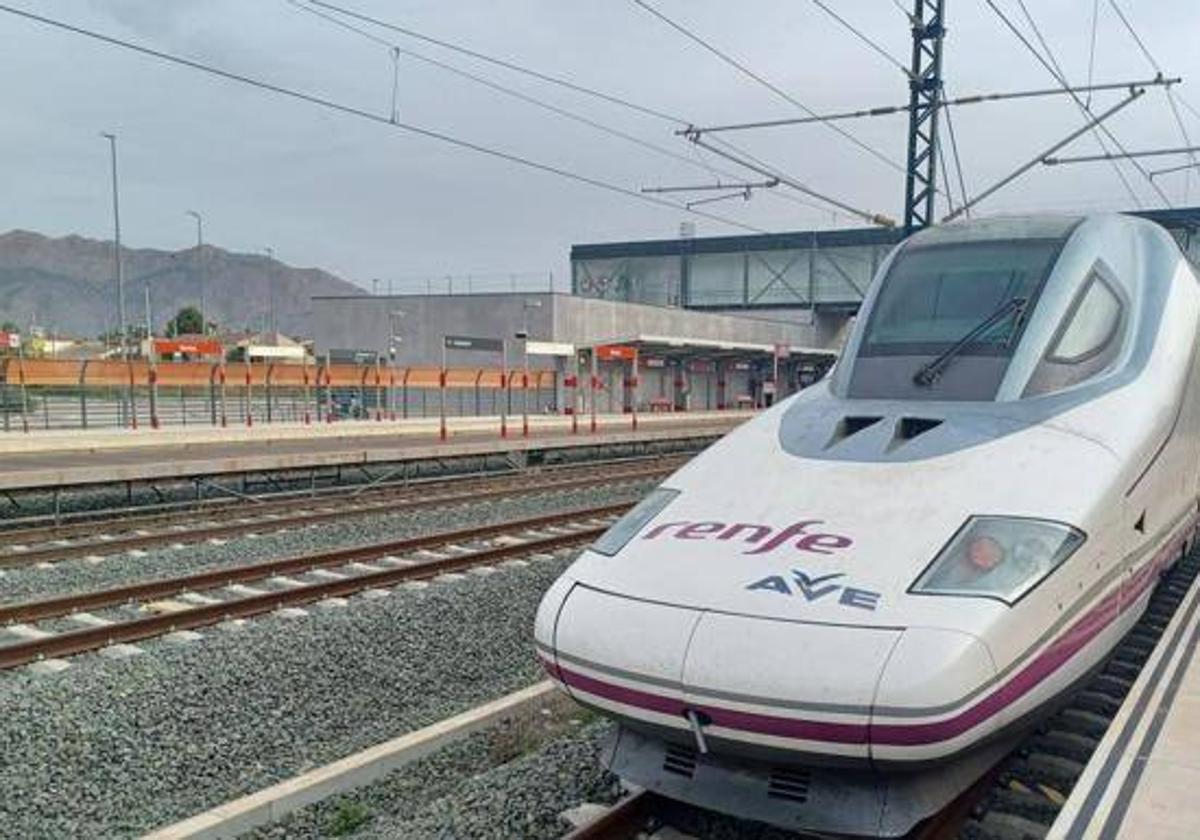 Renfe reanuda el tráfico tras una avería que dejó sin servicio seis AVE entre Murcia y Madrid