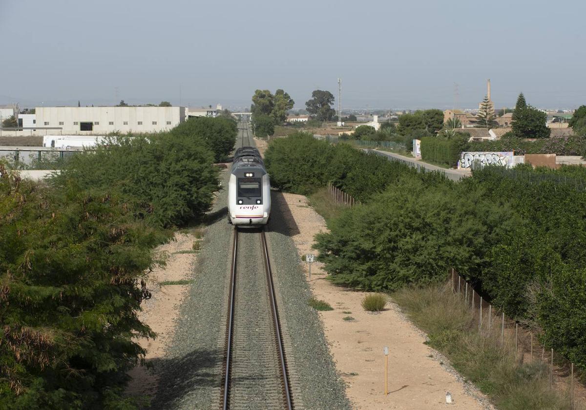 Un fallo de tensión suspende la conexión de alta velocidad entre la Región de Murcia y Madrid