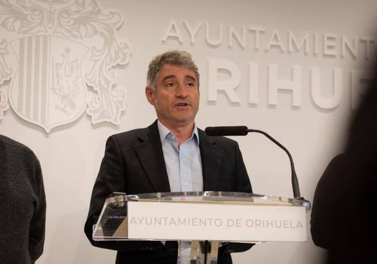 El alcalde de Orihuela, Pepe Vegara, este jueves.