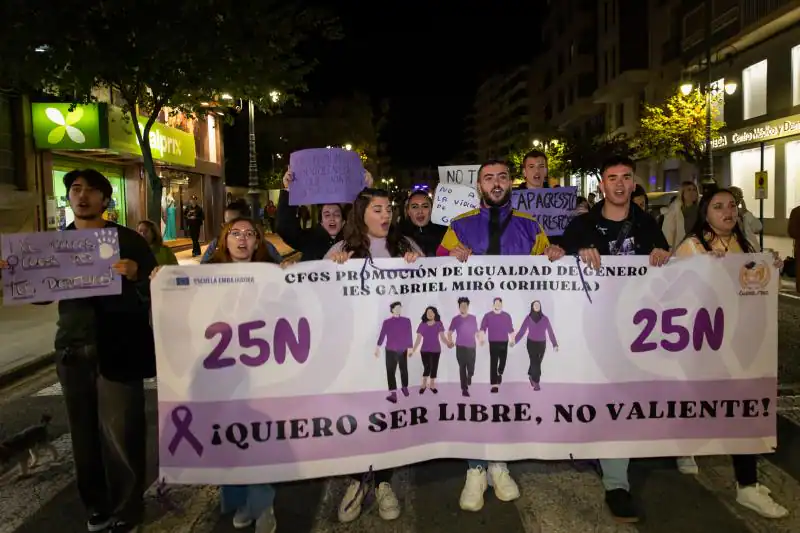 Orihuela llora a sus dos víctimas de la violencia machista en este año con la sonada ausencia de Vox